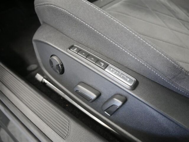 VOLKSWAGEN Golf 2020 First Edition Style 1,5 eTSI 110 kW (MHEV) DSG-automaatti
