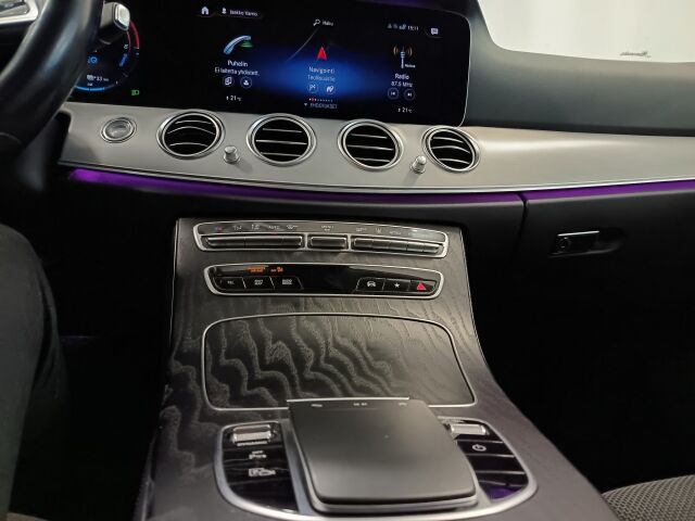 MERCEDES-BENZ E 2020 300 de 4MATIC A Business Avantgarde EQ Power