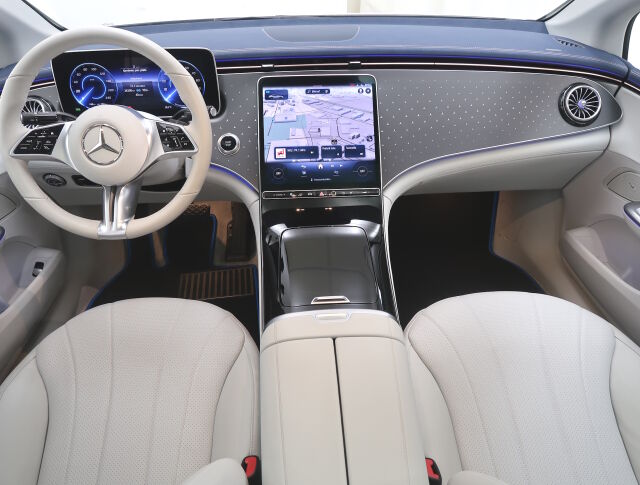 Mercedes-Benz EQE 2023 300