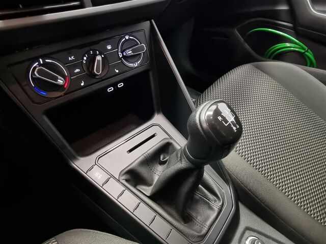 VOLKSWAGEN Taigo 2023 Comfort 1,0 TSI 70 kW / Vakionopeudensäädin / Lohkolämmitin