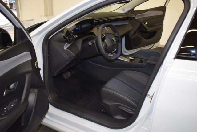 Peugeot E-308 2024 E-308 Allure 54 kwh  156 Automaatti *   2xrenkaat *
