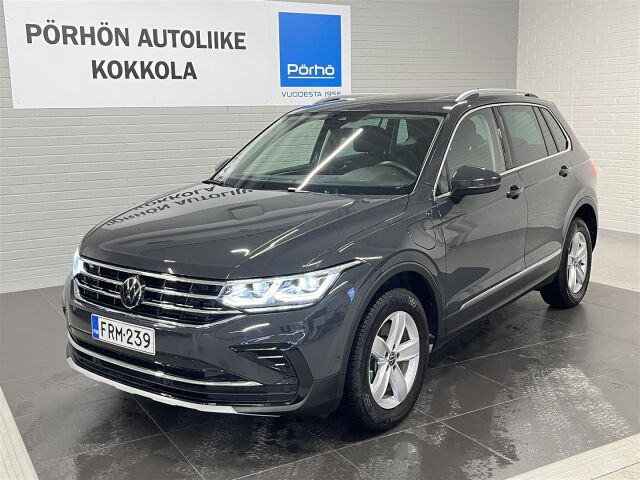 VOLKSWAGEN TIGUAN 2023 Style Business eHybrid 180 kW DSG-automaatti, 1-omisteinen, lasikatto, takuu! Vähän ajettu yksilö!