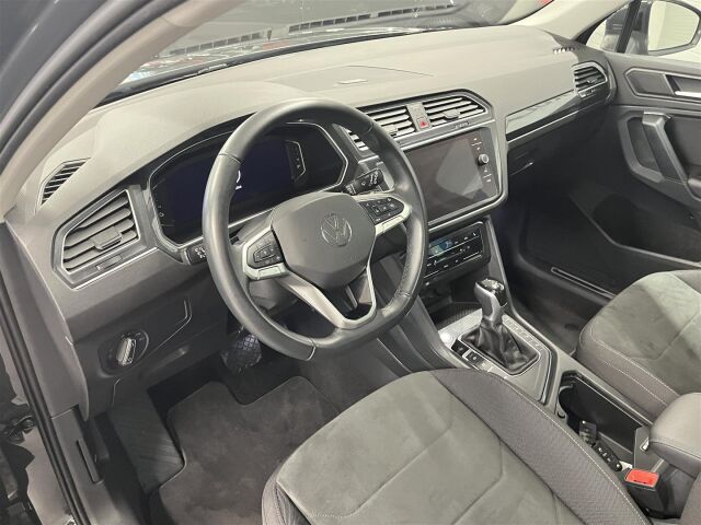 VOLKSWAGEN TIGUAN 2023 Style Business eHybrid 180 kW DSG-automaatti, 1-omisteinen, lasikatto, takuu! Vähän ajettu yksilö!