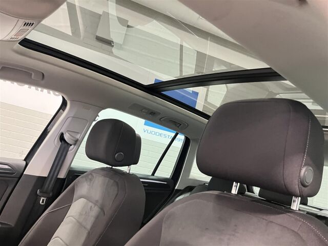 VOLKSWAGEN TIGUAN 2023 Style Business eHybrid 180 kW DSG-automaatti, 1-omisteinen, lasikatto, takuu! Vähän ajettu yksilö!