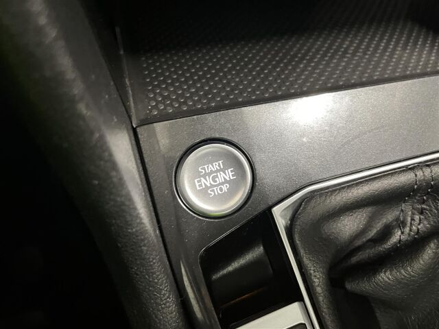 VOLKSWAGEN TIGUAN 2023 Style Business eHybrid 180 kW DSG-automaatti, 1-omisteinen, lasikatto, takuu! Vähän ajettu yksilö!