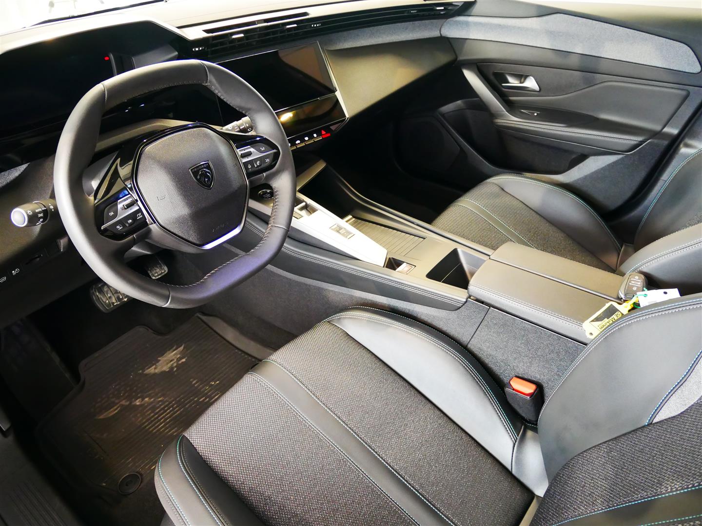 Peugeot e-308 2023, kuva 7/17