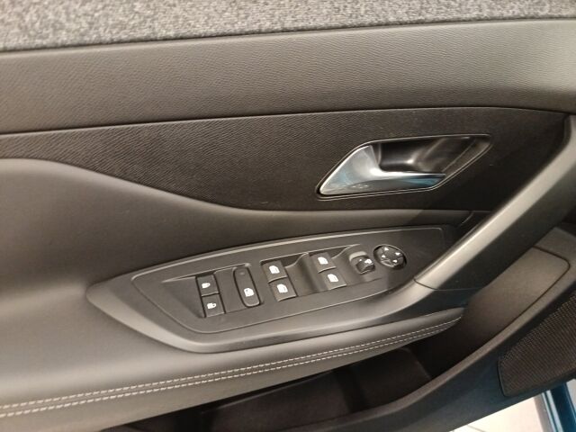 Peugeot 408 2024 Allure PureTech 130 EAT8-automaatti