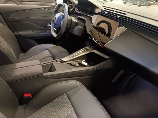 Peugeot 408 2024 Allure PureTech 130 EAT8-automaatti