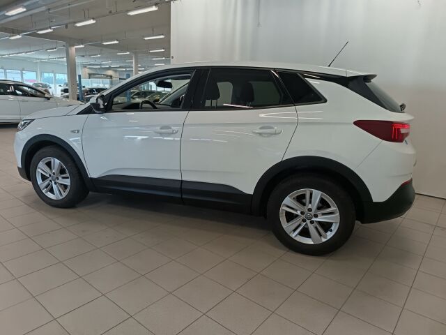 OPEL Grandland X 2020 Comfort 130 Turbo A**ON SE VAIN TYYLIKÄS CITYMAASTURI AUTOMAATTIVAIHTEISTOLLA**