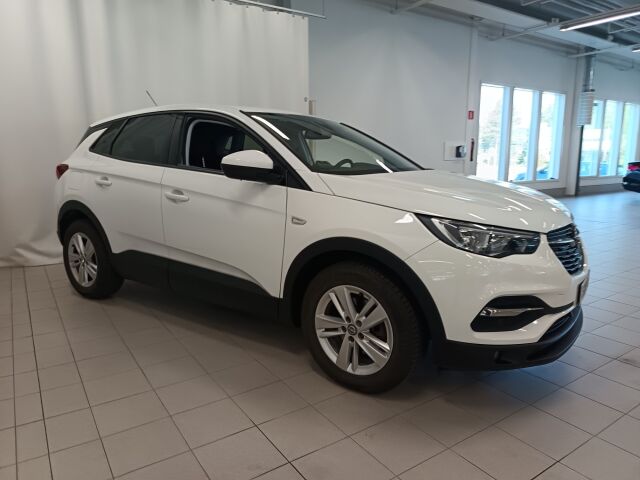 OPEL Grandland X 2020 Comfort 130 Turbo A**ON SE VAIN TYYLIKÄS CITYMAASTURI AUTOMAATTIVAIHTEISTOLLA**
