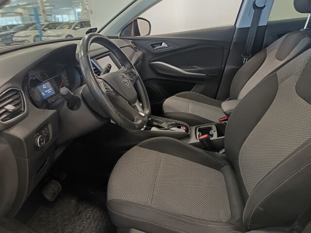 OPEL Grandland X 2020 Comfort 130 Turbo A**ON SE VAIN TYYLIKÄS CITYMAASTURI AUTOMAATTIVAIHTEISTOLLA**