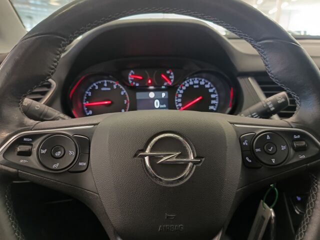 OPEL Grandland X 2020 Comfort 130 Turbo A**ON SE VAIN TYYLIKÄS CITYMAASTURI AUTOMAATTIVAIHTEISTOLLA**