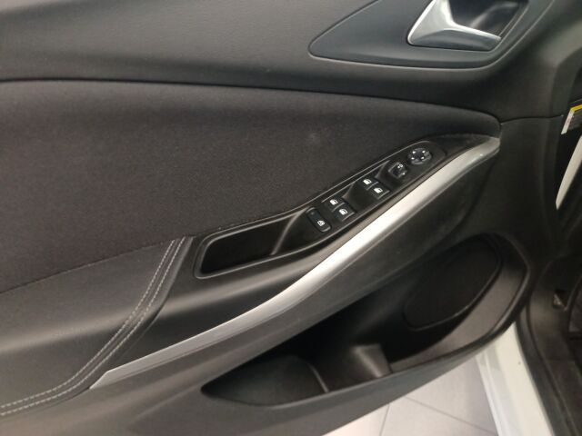 OPEL Grandland X 2020 Comfort 130 Turbo A**ON SE VAIN TYYLIKÄS CITYMAASTURI AUTOMAATTIVAIHTEISTOLLA**