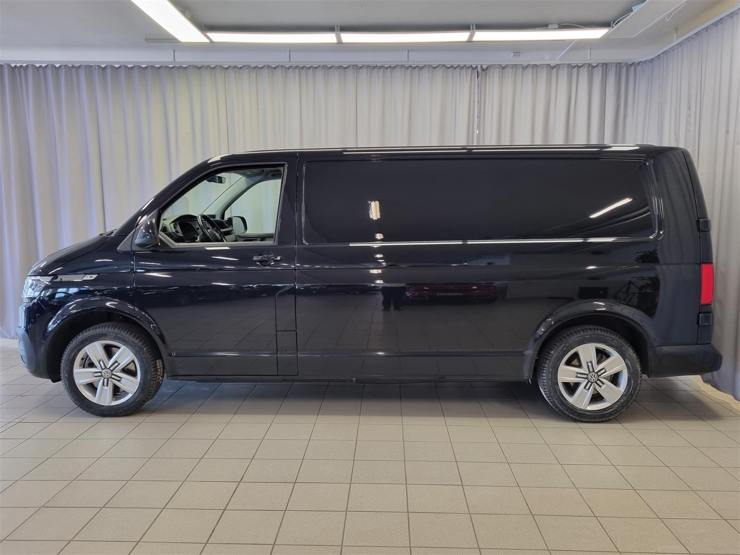 Volkswagen Transporter 2024, kuva 3/20
