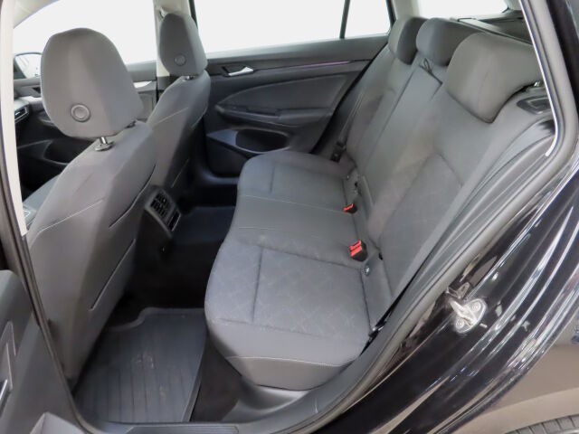 Volkswagen Golf 2024 Variant Comfort Business 1,0 eTSI (MHEV) 81 kW DSG-automaatti