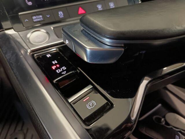 AUDI e-tron 2020 Advanced 55 quattro