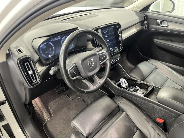 VOLVO XC40 2020 T5 TwE Inscription aut / ACC / Navi / P-kamera / Koukku / Nahkapenkit