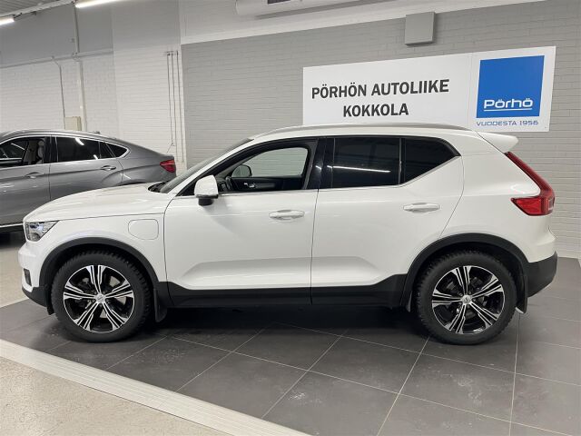 VOLVO XC40 2020 T5 TwE Inscription aut / ACC / Navi / P-kamera / Koukku / Nahkapenkit
