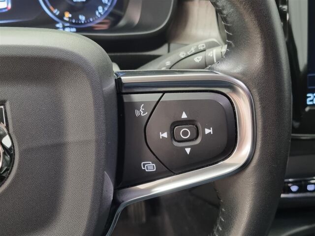 VOLVO XC40 2020 T5 TwE Inscription aut / ACC / Navi / P-kamera / Koukku / Nahkapenkit