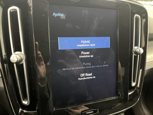 VOLVO XC40 2020 T5 TwE Inscription aut / ACC / Navi / P-kamera / Koukku / Nahkapenkit