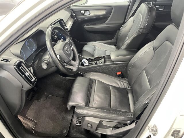 VOLVO XC40 2020 T5 TwE Inscription aut / ACC / Navi / P-kamera / Koukku / Nahkapenkit