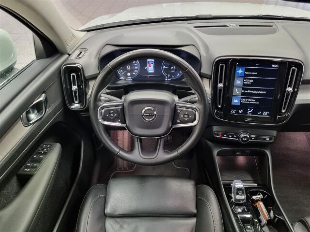 VOLVO XC40 2020 T5 TwE Inscription aut / ACC / Navi / P-kamera / Koukku / Nahkapenkit