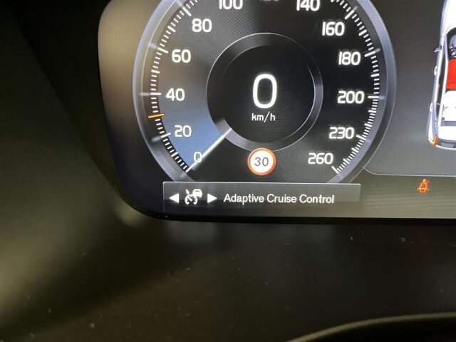 VOLVO XC40 2020 T5 TwE Inscription aut / ACC / Navi / P-kamera / Koukku / Nahkapenkit