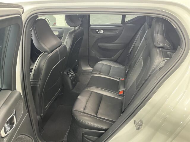 VOLVO XC40 2020 T5 TwE Inscription aut / ACC / Navi / P-kamera / Koukku / Nahkapenkit