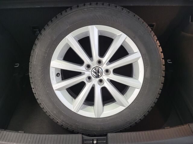 Volkswagen T-Cross 2023 Style Business 1,0 TSI 85 kW DSG-automaatti / 1 x omistaja / Pörhö Takuu / ALV /