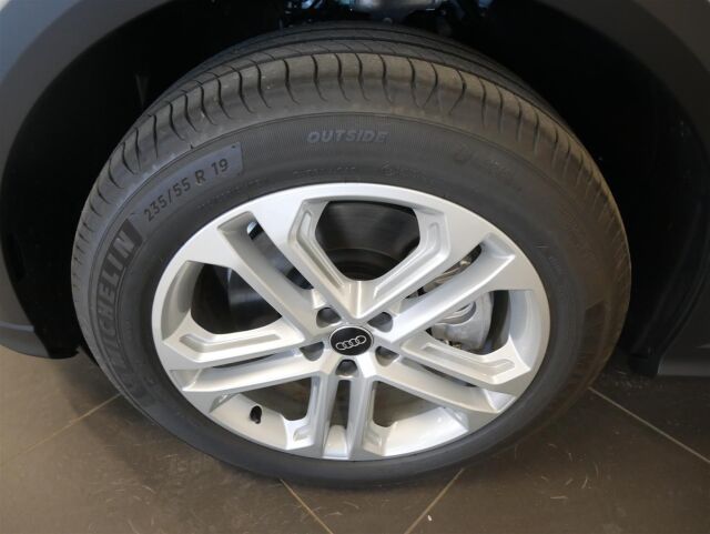 Audi Q5 2025 e-hybrid quattro 220 kW    ***Takuu 5 vuotta / 100tkm!***