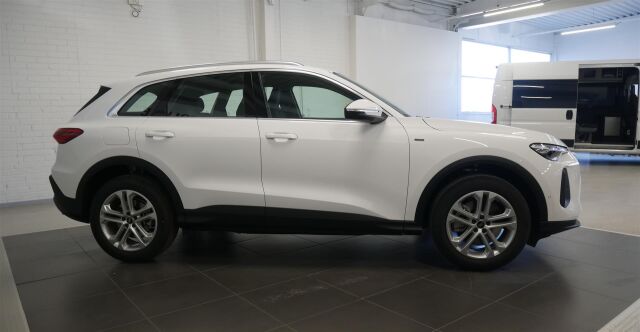 Audi Q5 2025 e-hybrid quattro 220 kW    ***Takuu 5 vuotta / 100tkm!***