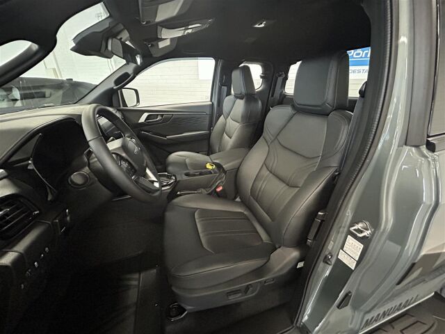 Isuzu D-MAX 2026 Space Cab 2.2 TDi 4WD 8AT LS 26MY / Kauko-Webasto / 2 x renk. / Vetokoukku / Adapt.vakkari / Kamera
