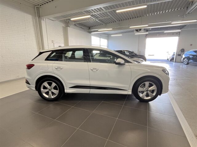 Audi Q4 e-tron 2026 e-tron quattro performance