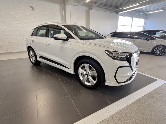Audi Q4 e-tron 2026 e-tron quattro performance