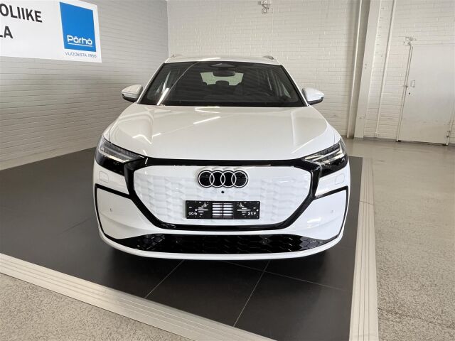 Audi Q4 e-tron 2026 e-tron quattro performance
