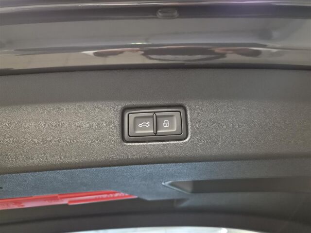Audi Q4 e-tron 2027 e-tron quattro performance