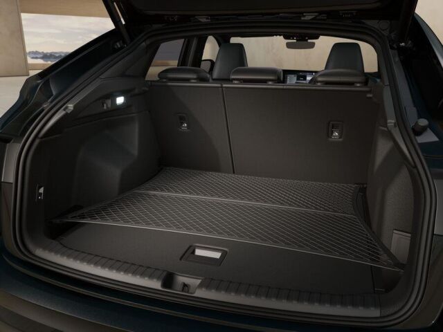 Audi Q4 e-tron 2027 Q4 e-tron Sportback quattro performance 250,00 kW, Tulossa syyskuun toimitukseen.