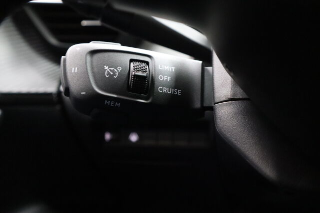 Peugeot 2008 2026 Easy Allure Hybrid 145 Automaatti