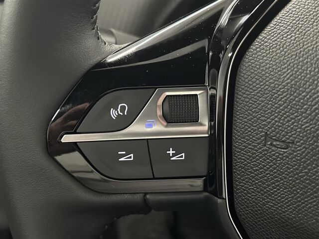 Peugeot 2008 2026 Allure Hybrid 145 Automaatti
