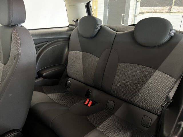 MINI Cooper 2011 R56 *1,6i Man *Jakopää huollettu