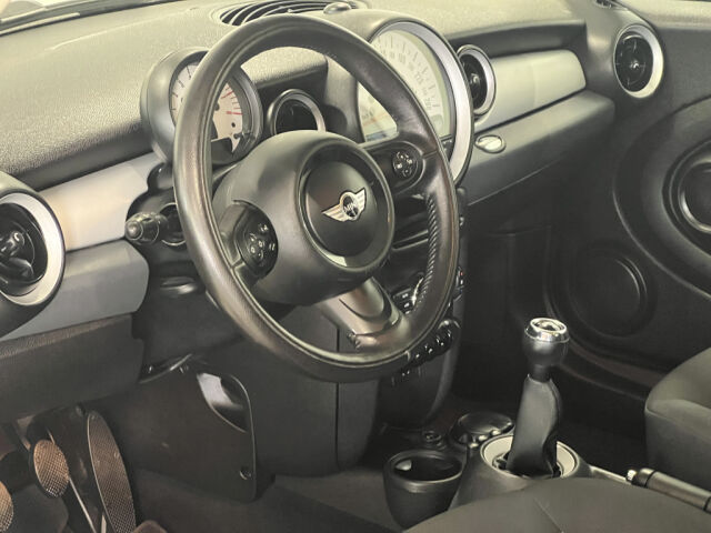 MINI Cooper 2011 R56 *1,6i Man *Jakopää huollettu