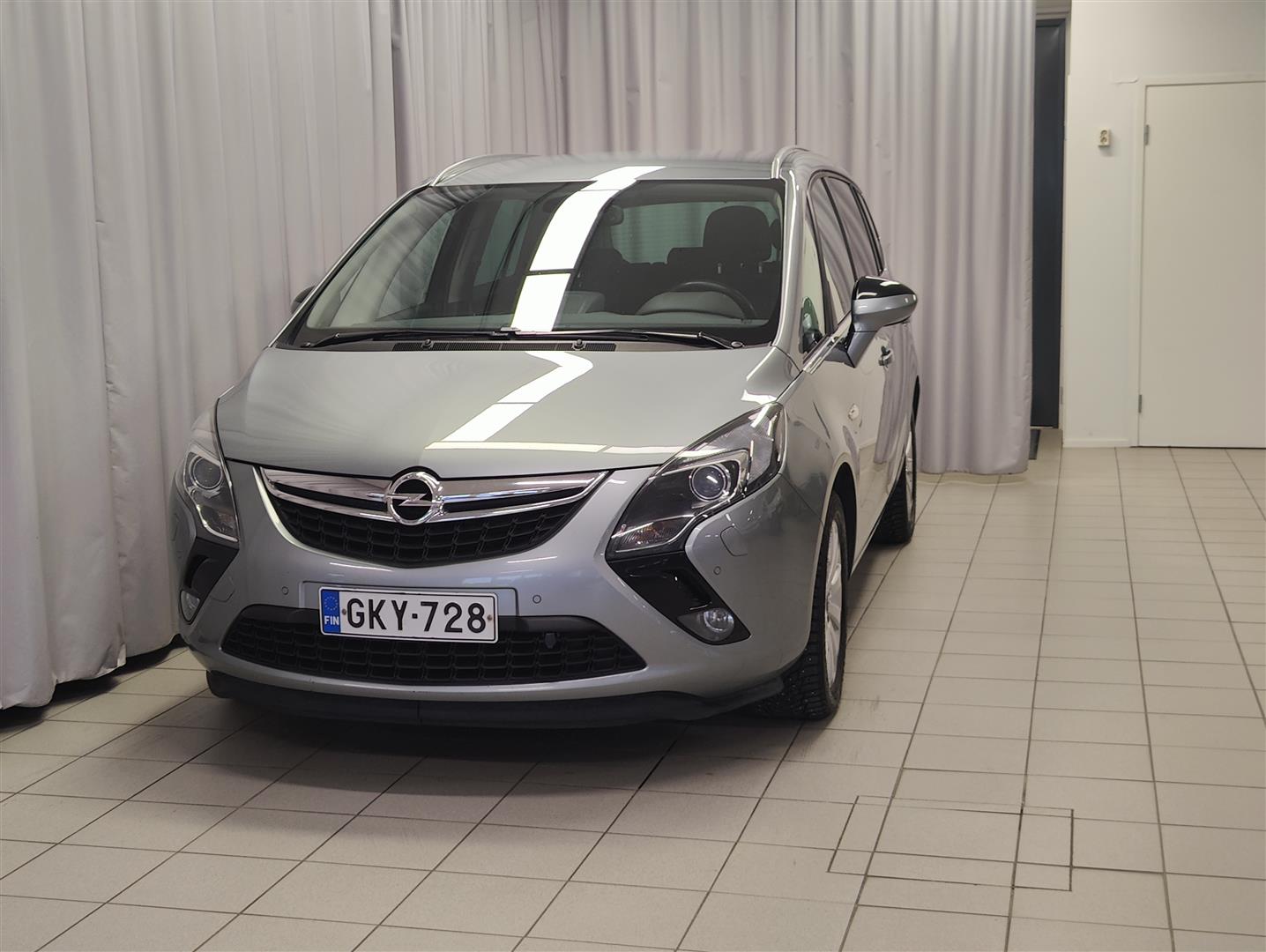 Opel Zafira Tourer 2013, kuva 2/18