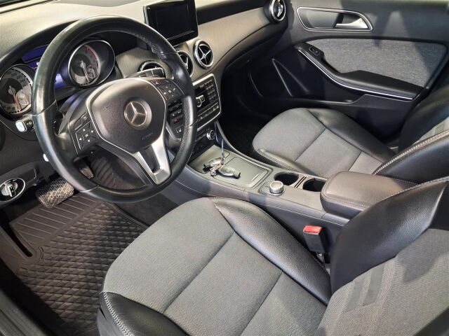 Mercedes-Benz GLA 2014 220 CDI 4Matic A Premium Business