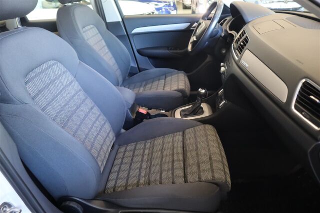 AUDI Q3 2014 Business II 2,0 TDI quattro S tronic 130 kW