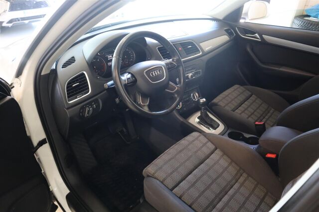 AUDI Q3 2014 Business II 2,0 TDI quattro S tronic 130 kW
