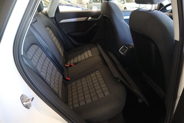 AUDI Q3 2014 Business II 2,0 TDI quattro S tronic 130 kW