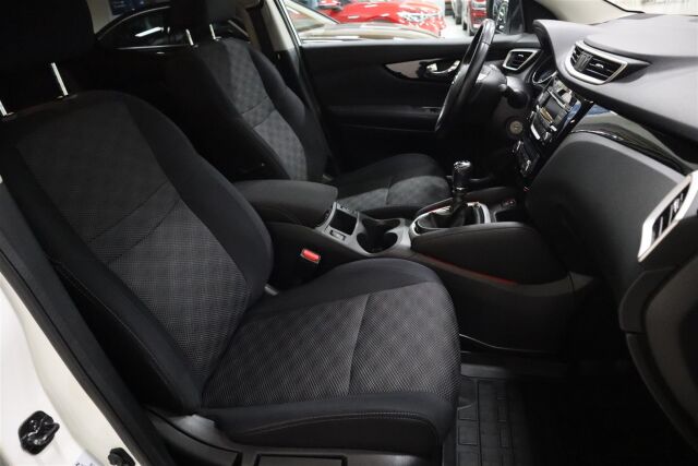 NISSAN Qashqai 2015 DIG-T 115 Acenta 2WD 6M/T E6 Safety Pack