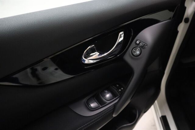 NISSAN Qashqai 2015 DIG-T 115 Acenta 2WD 6M/T E6 Safety Pack