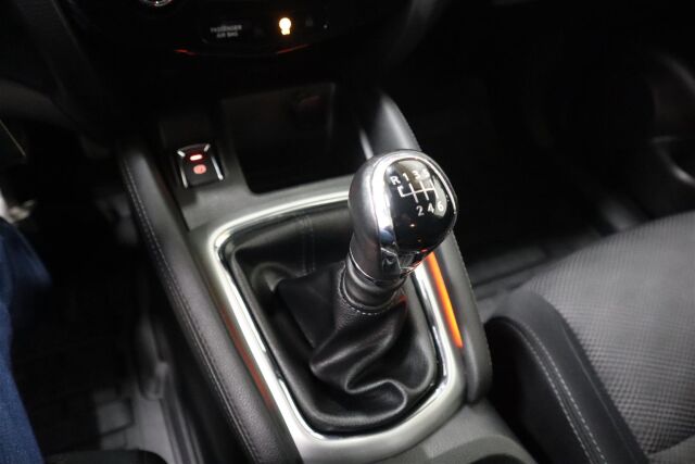 NISSAN Qashqai 2015 DIG-T 115 Acenta 2WD 6M/T E6 Safety Pack