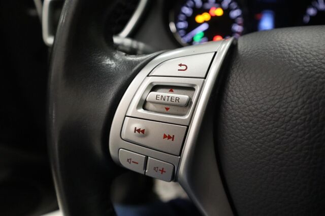 NISSAN Qashqai 2015 DIG-T 115 Acenta 2WD 6M/T E6 Safety Pack